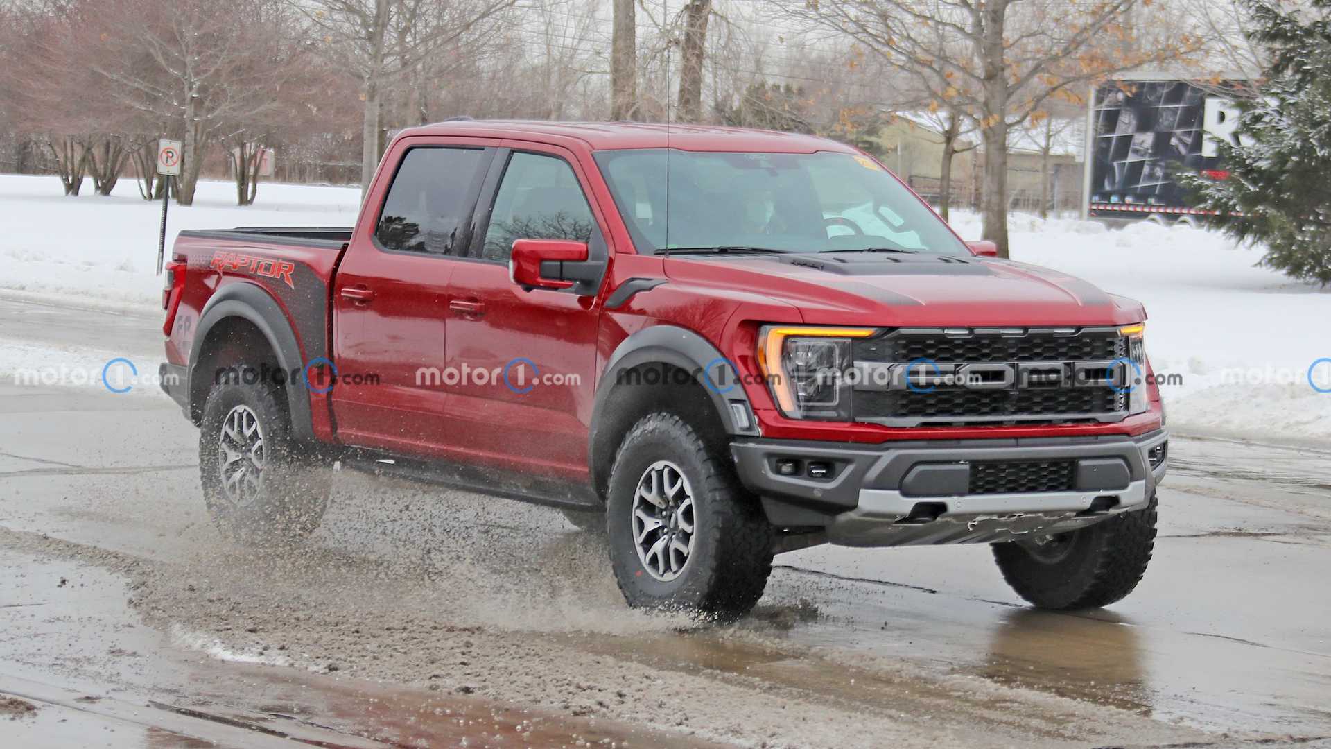 فورد F-150 رابتر 2021 تظهر في صور حية 2