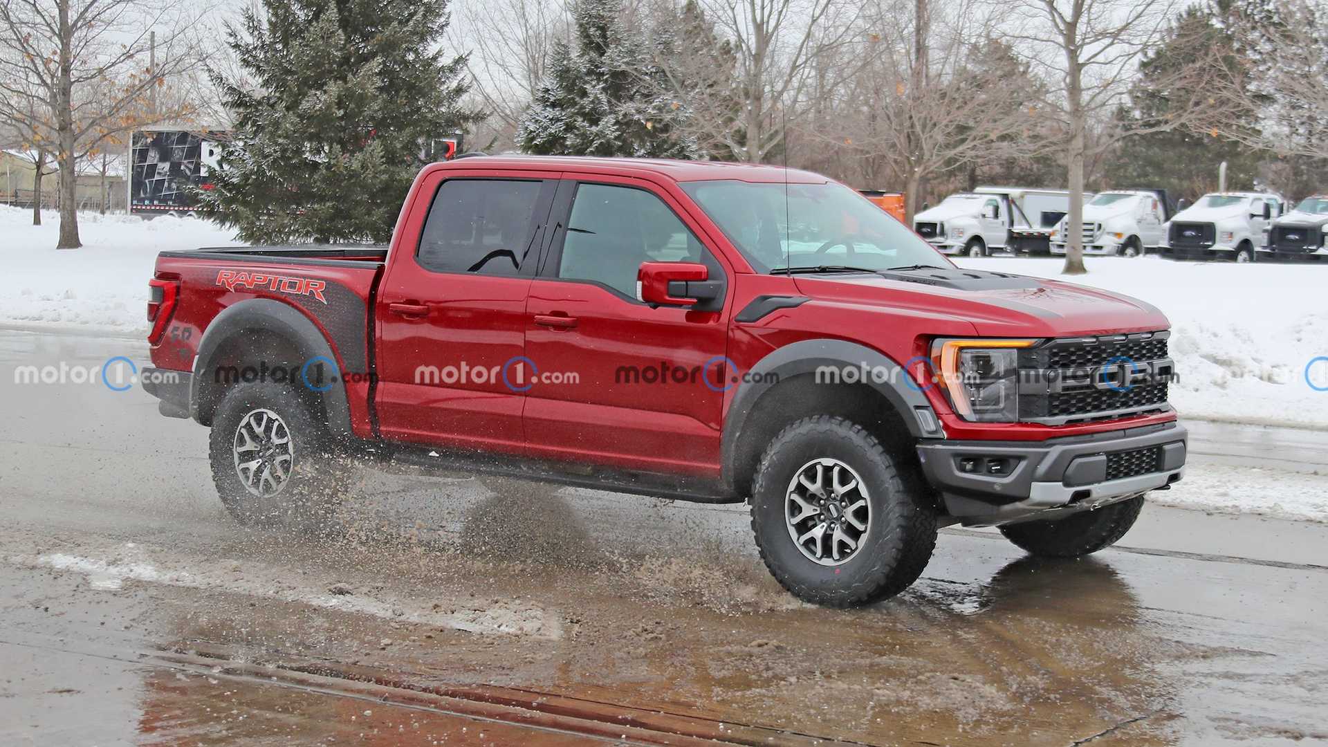 فورد F-150 رابتر 2021 تظهر في صور حية 3