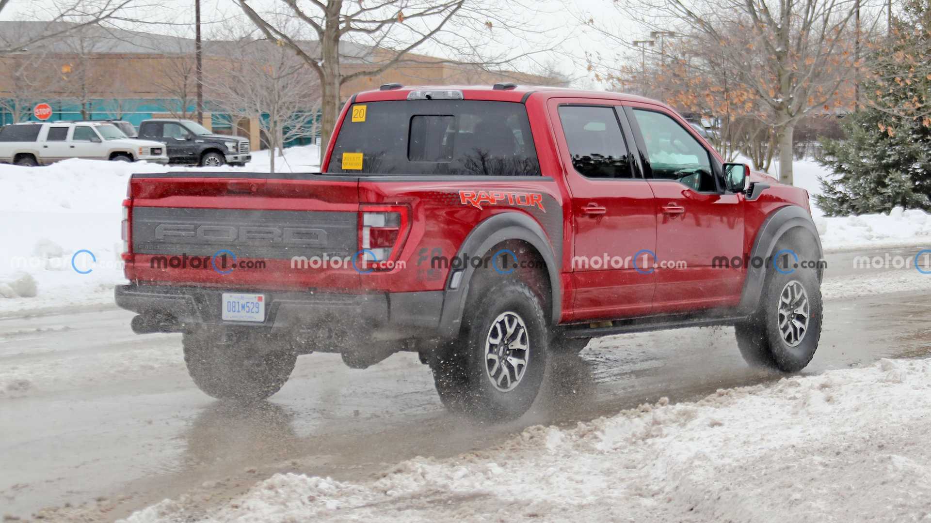 فورد F-150 رابتر 2021 تظهر في صور حية 5