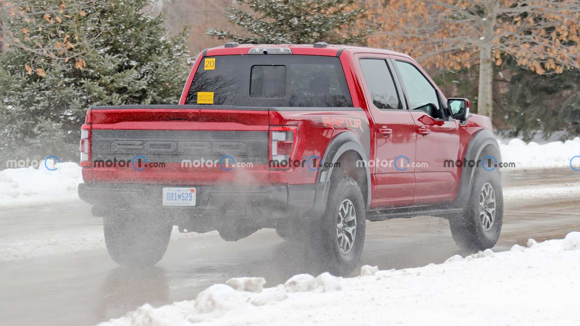 فورد F-150 رابتر 2021 تظهر في صور حية 6