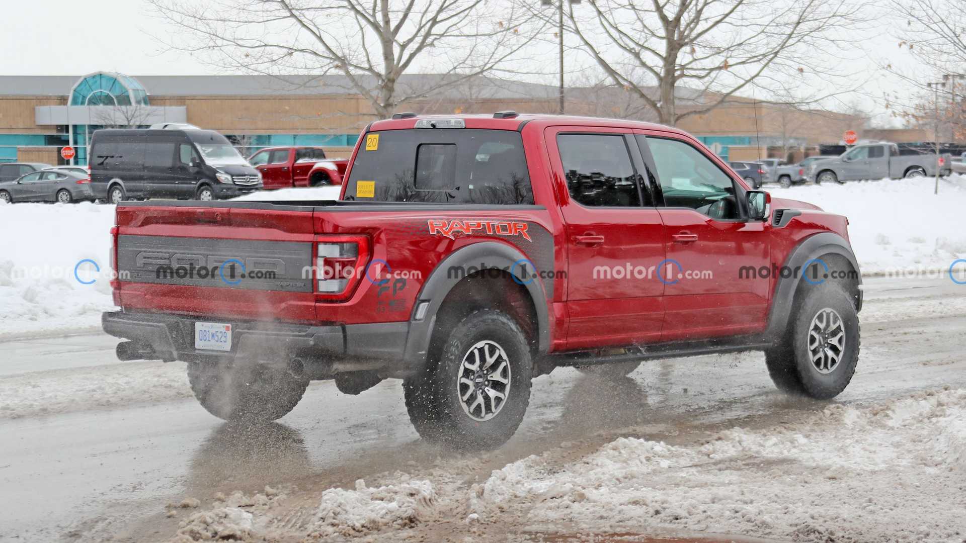 فورد F-150 رابتر 2021 تظهر في صور حية 7