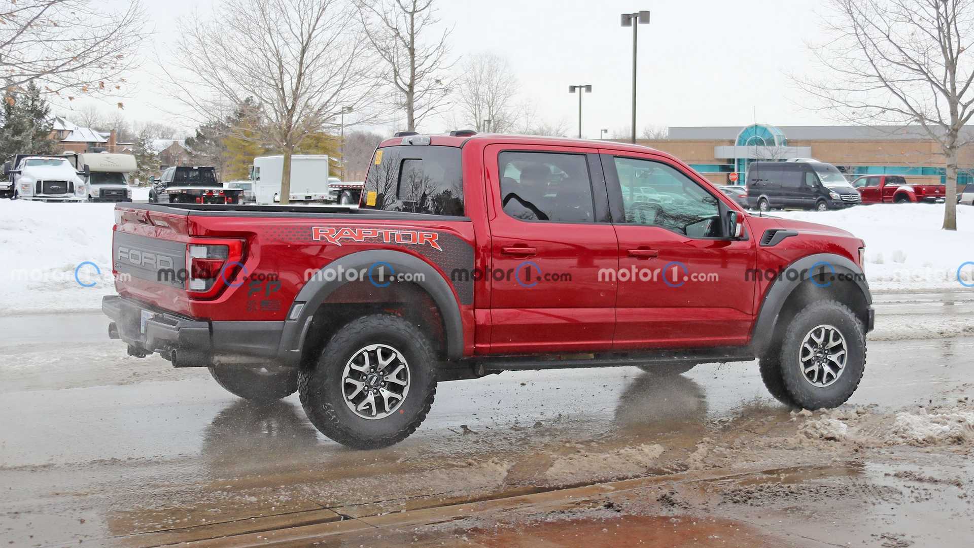 فورد F-150 رابتر 2021 تظهر في صور حية 8