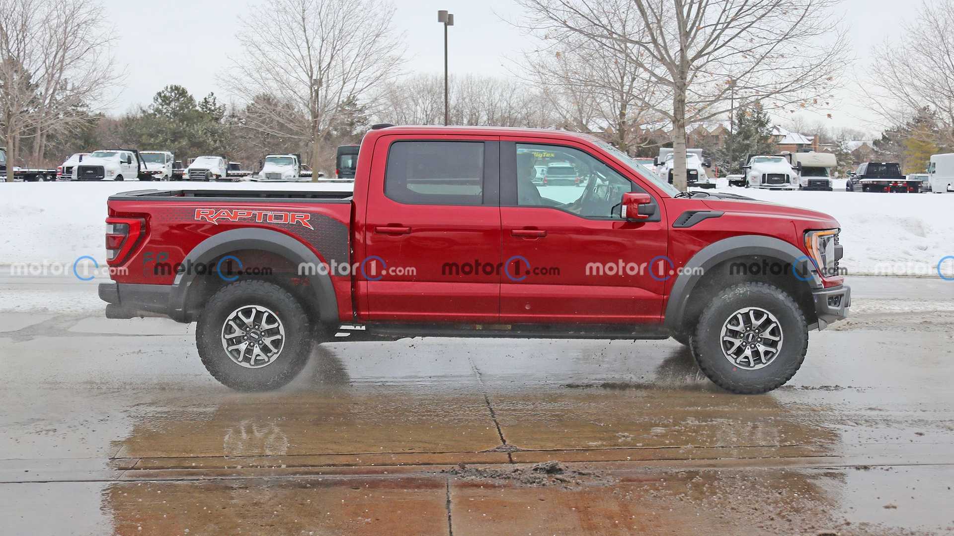 فورد F-150 رابتر 2021 تظهر في صور حية 9