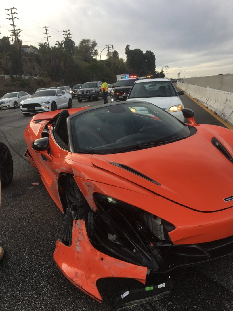 "بالصور" مكلارين 720S مستأجرة تتعرض لحادث أثناء سباق لامبورجيني هوراكان 3