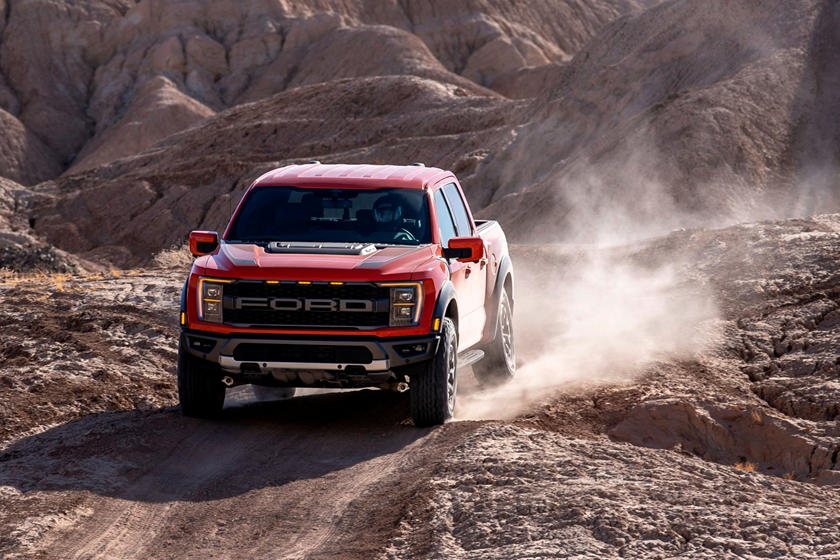 تغيير إطارات فورد F-150 رابتر سيلغي ضمانها لهذا السبب 3