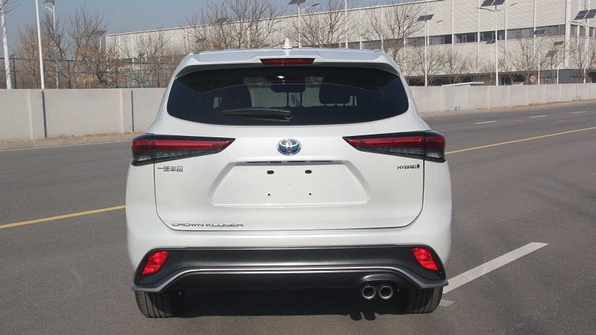 تويوتا كراون SUV الجديدة تظهر في الصين قبل التدشين 2