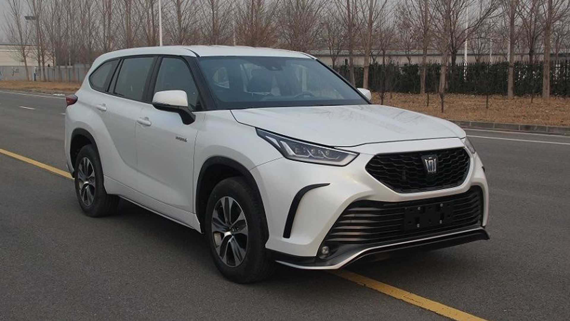 تويوتا كراون SUV الجديدة تظهر في الصين قبل التدشين 1