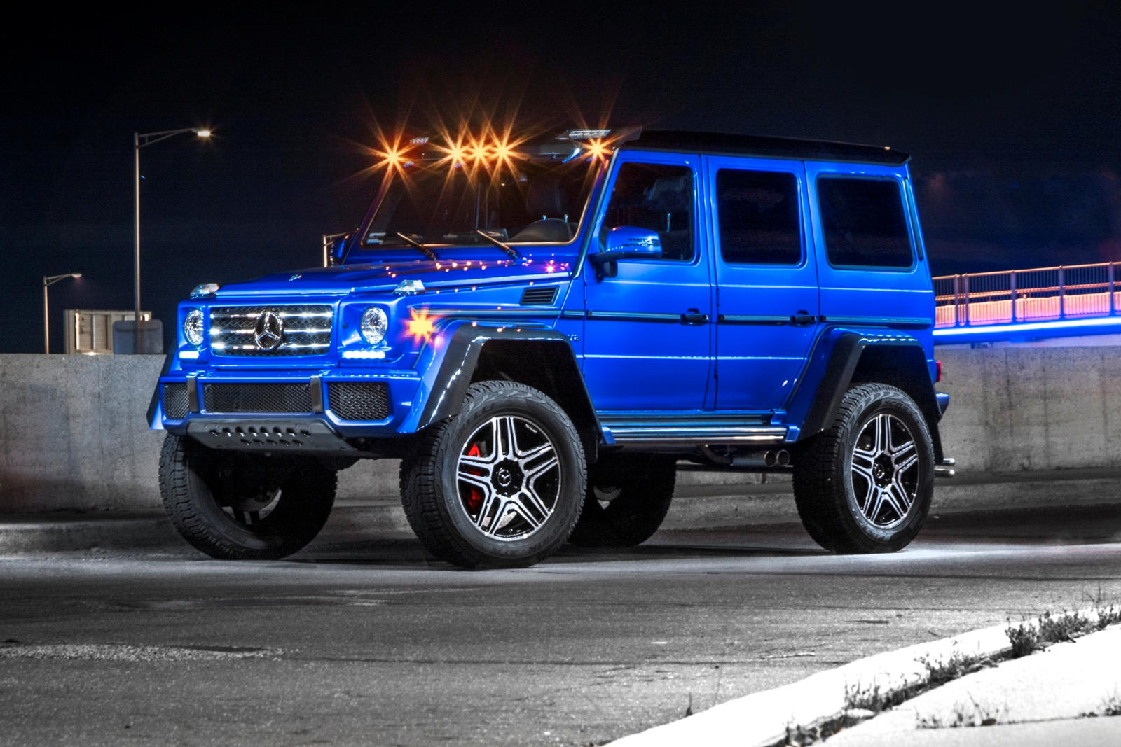 تيسلا موديل X تتغلب على مرسيدس G550 4x4 بتحدي شد الحبل 7