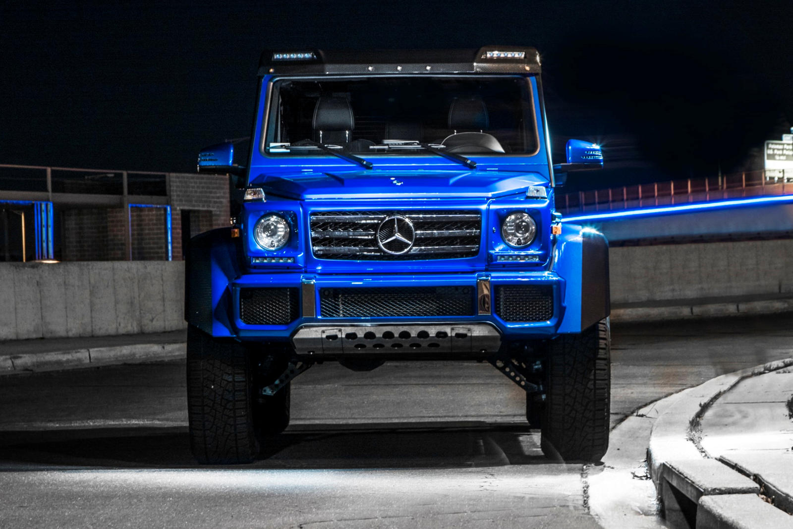 تيسلا موديل X تتغلب على مرسيدس G550 4x4 بتحدي شد الحبل 8