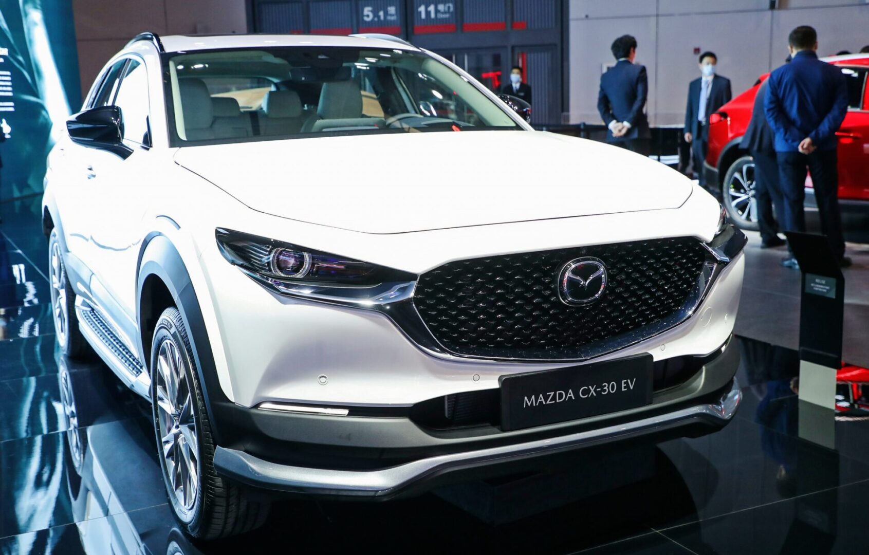 مازدا تكشف رسمياً عن CX-30 EV الكهربائية بمعرض شنغهاي للسيارات