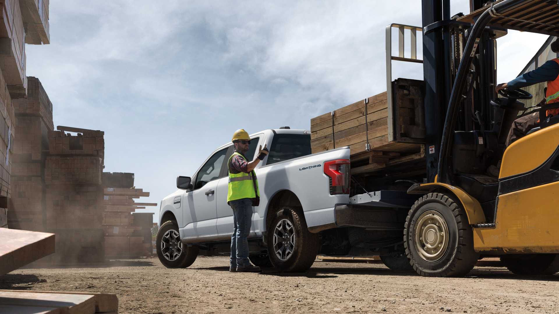 فورد F-150 لايتنينج 2022 تحصل على إصدار برو التجاري "أسعار ومواصفات" 2