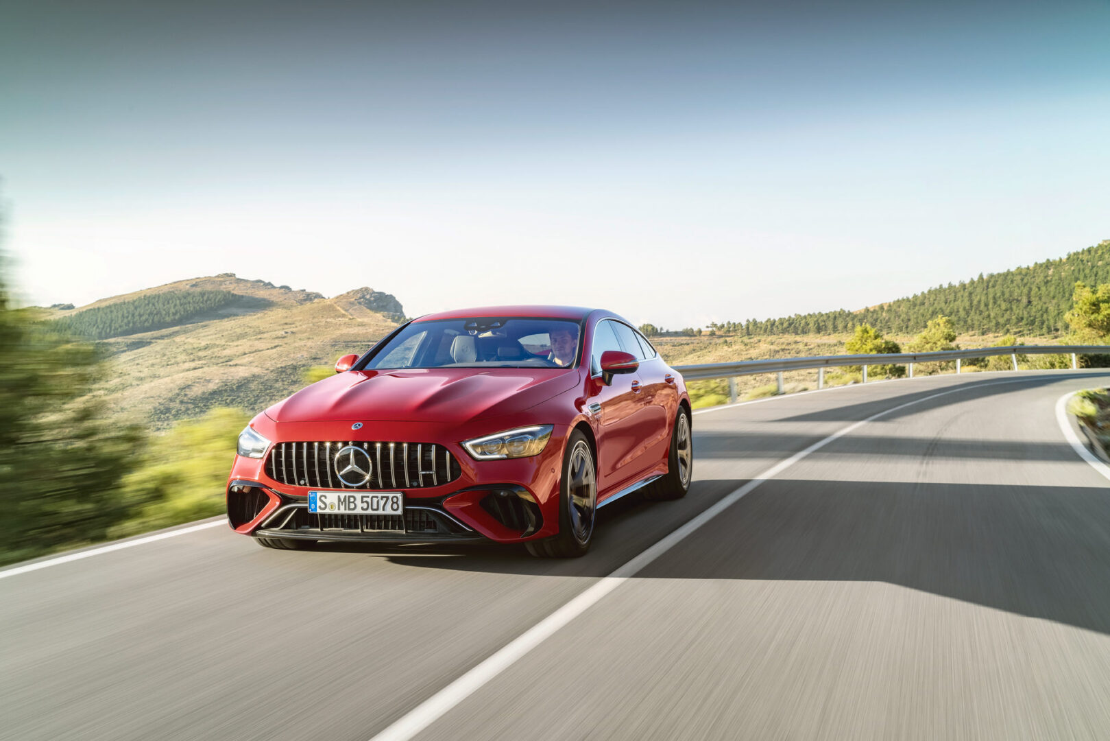 مرسيدس AMG GT 63 إي بيرفورمانس 2022 تنطلق بقوة 831 حصان! 14