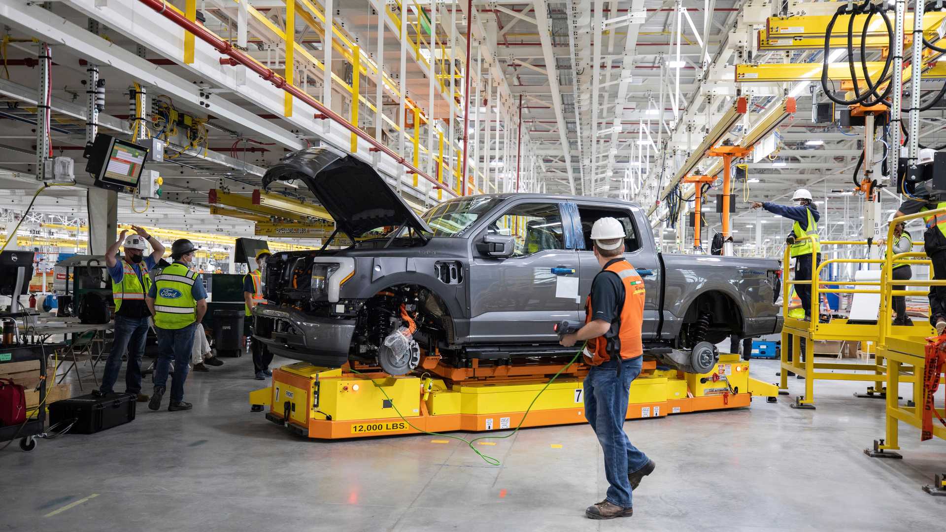 فورد تستعد لتصنيع F-150 لايتننج الكهربائية ومقدار حجوزاتها "حطم التوقعات" 3