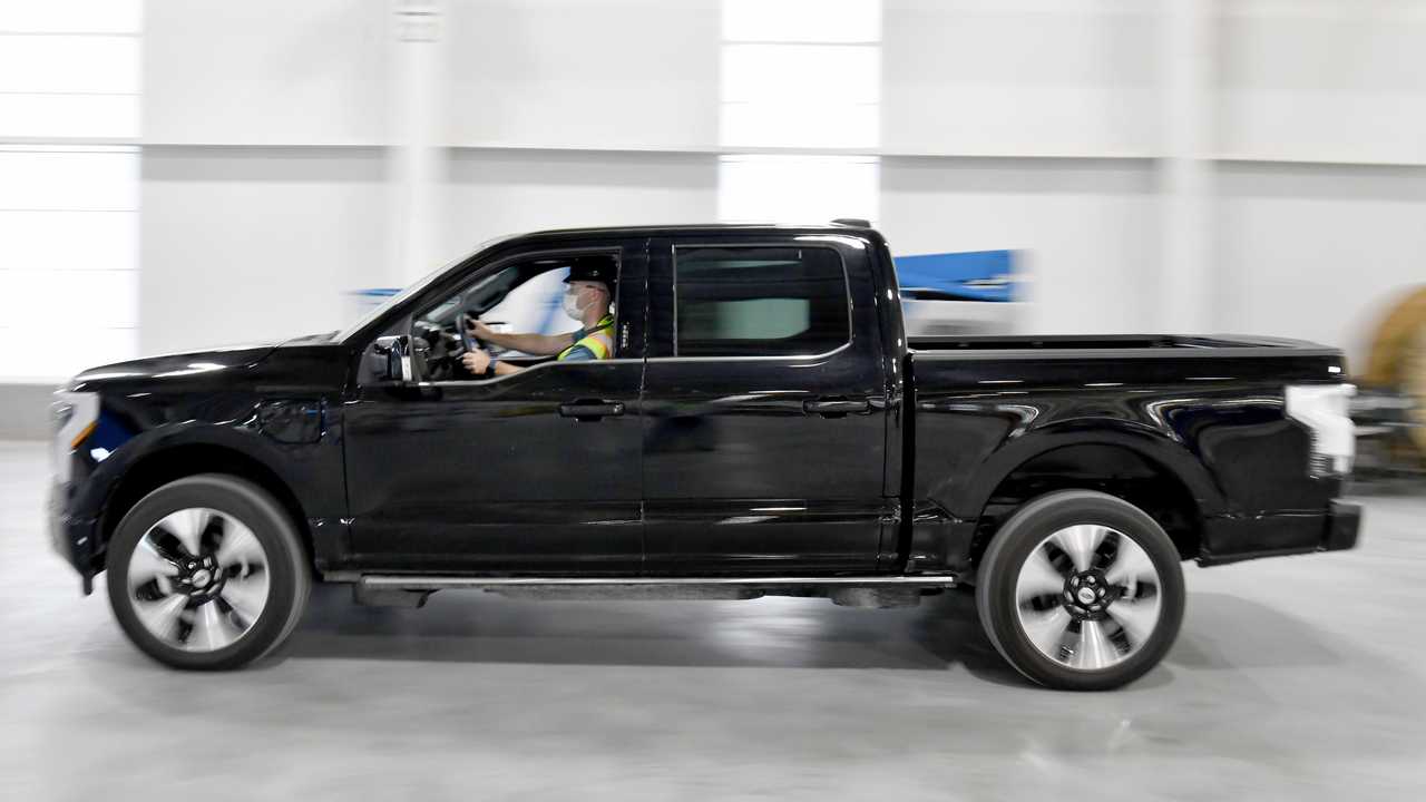 فورد تستعد لتصنيع F-150 لايتننج الكهربائية ومقدار حجوزاتها “حطم التوقعات”