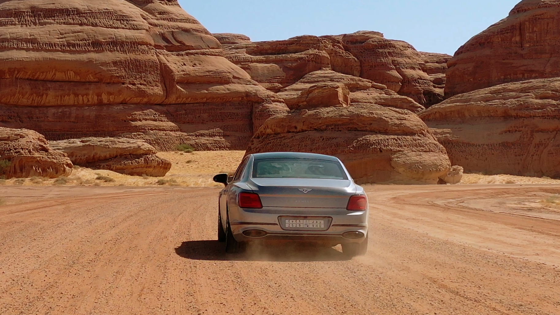 استكشاف روائع موقع التراث العالمي في العُلا مع Flying Spur – Bentley Motors تنشر فيلماً جديداً يصوِّر جمال الطبيعة الأخّاذ 4