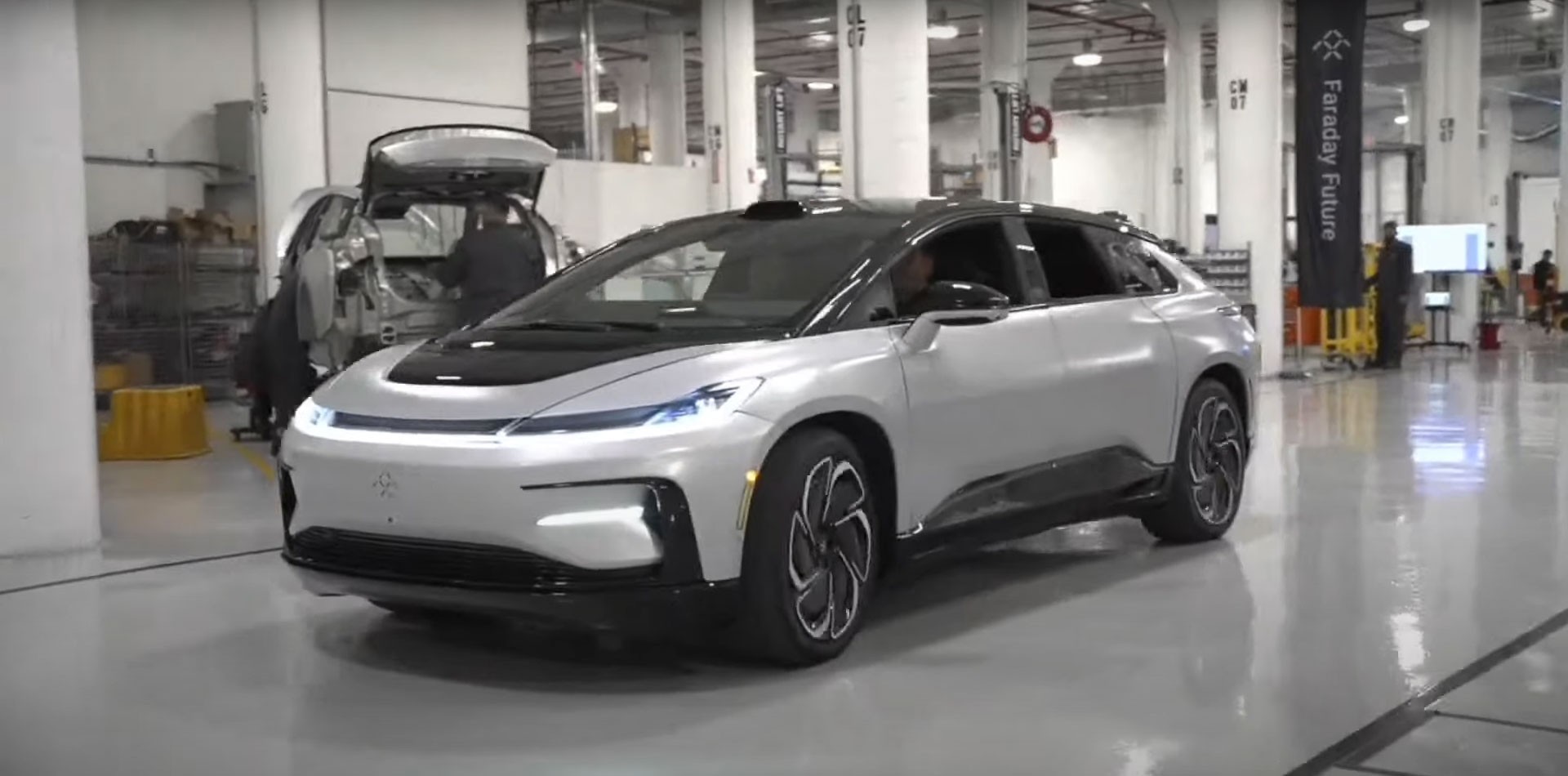 فاراداي فيوتشر FF 91 الفاخرة الإنتاجية تكشف نفسها بقوة 1065 حصان