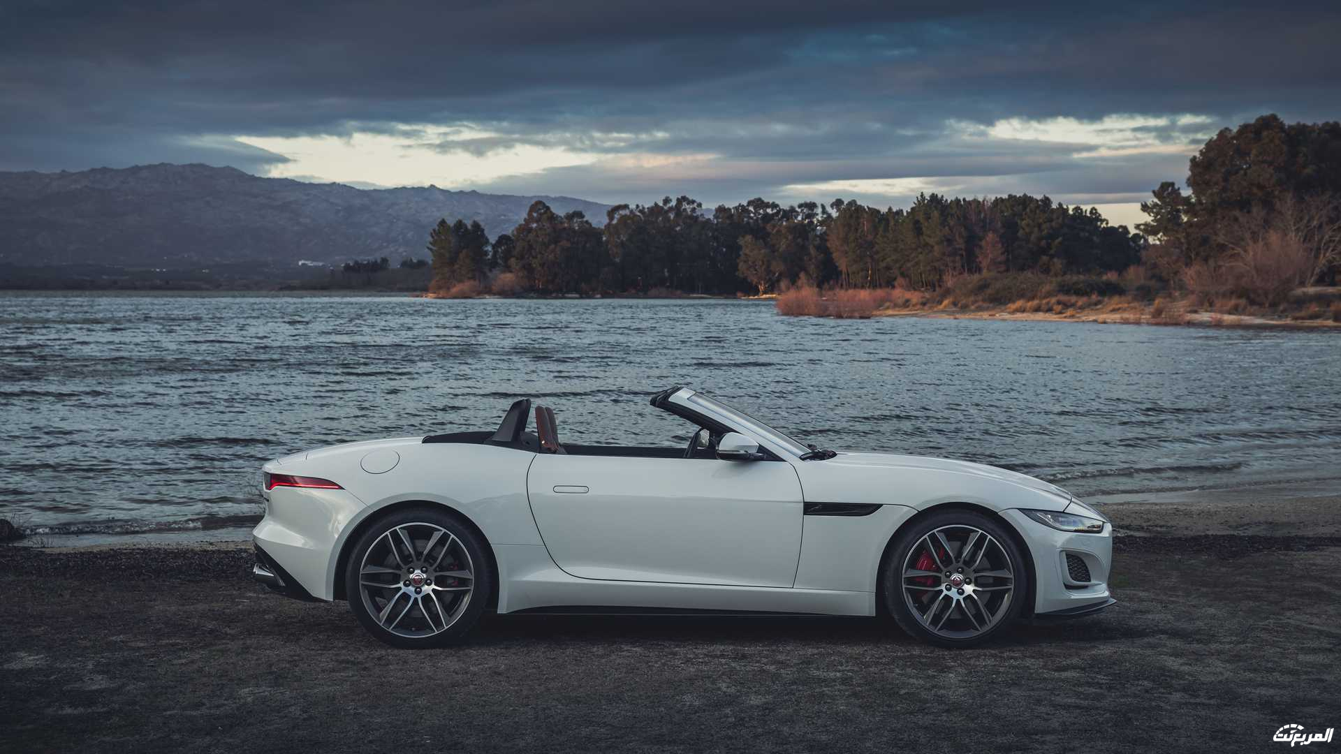 جاكوار F-Type 2023