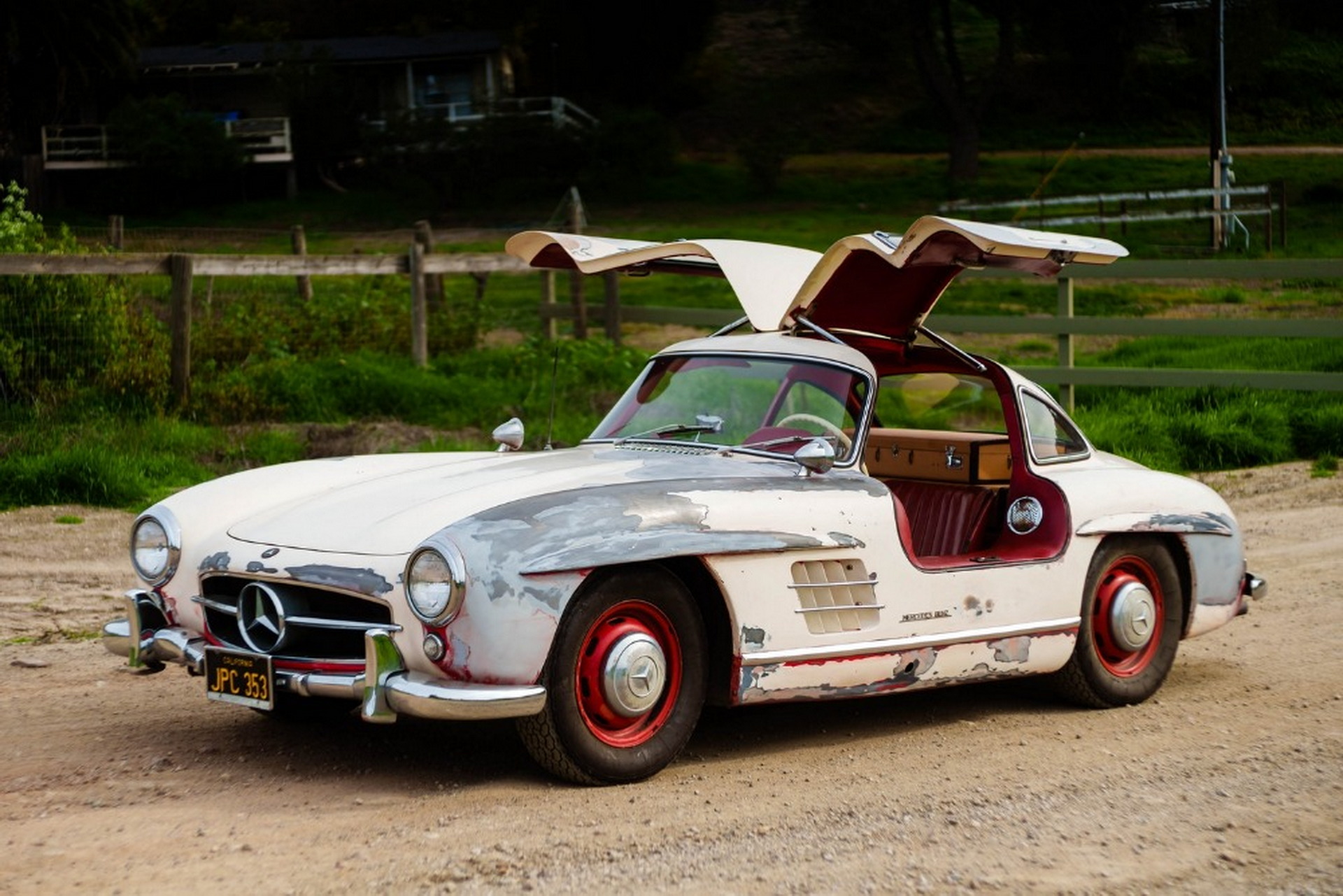 مرسيدس 300 SL Gullwing موديل 1956 مذهلة للبيع بسعر 5 مليون ريال 8