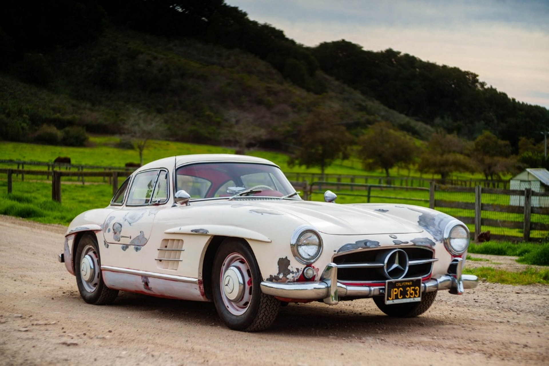 مرسيدس 300 SL Gullwing موديل 1956 مذهلة للبيع بسعر 5 مليون ريال 7