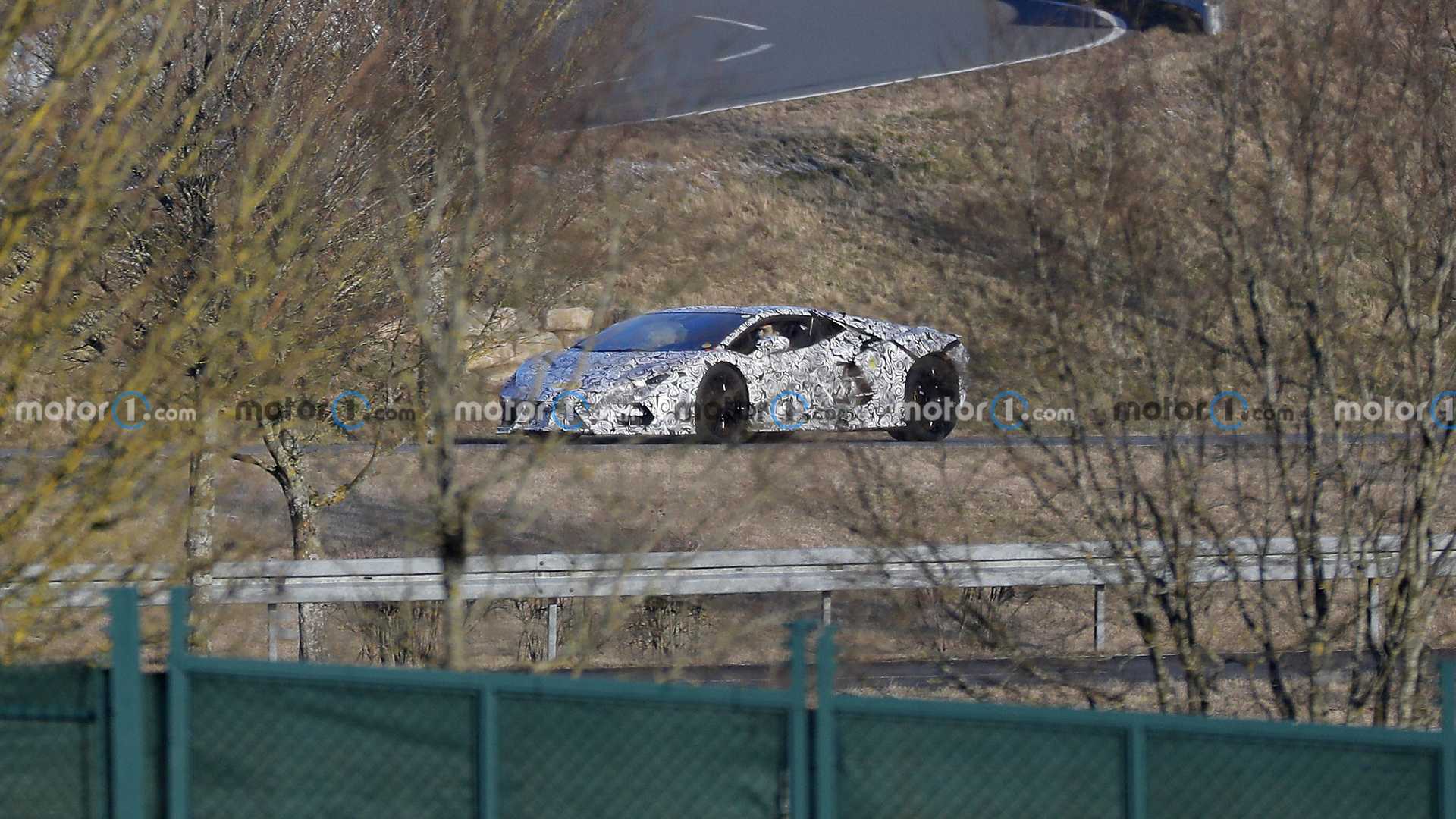 خليفة لامبورجيني افينتادور الجديدة كلياً تظهر أثناء اختبارها 4