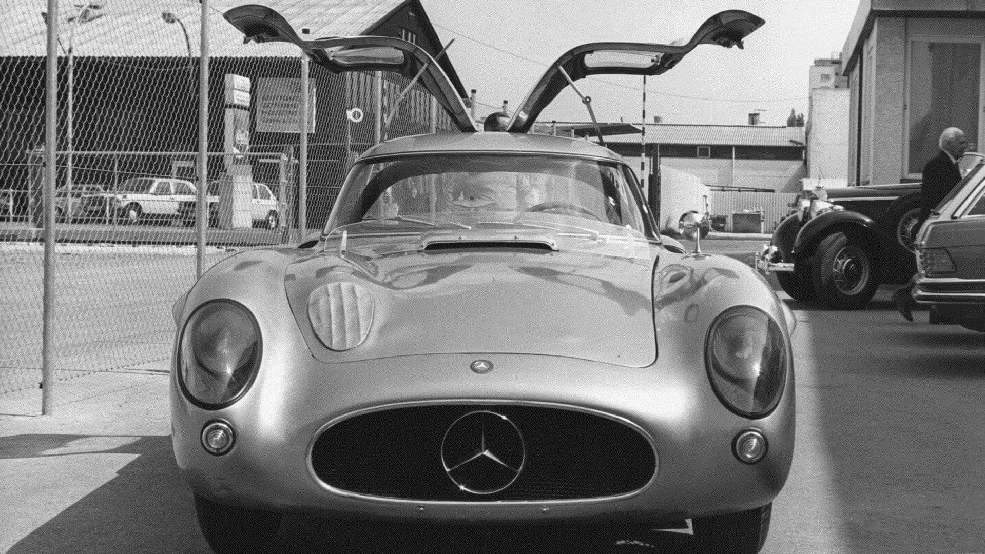 مرسيدس SLR 300 إصدار "أولينهاوت" موديل 1956 قد تكون أغلى سيارة في التاريخ بسعر 532 مليون ريال 9