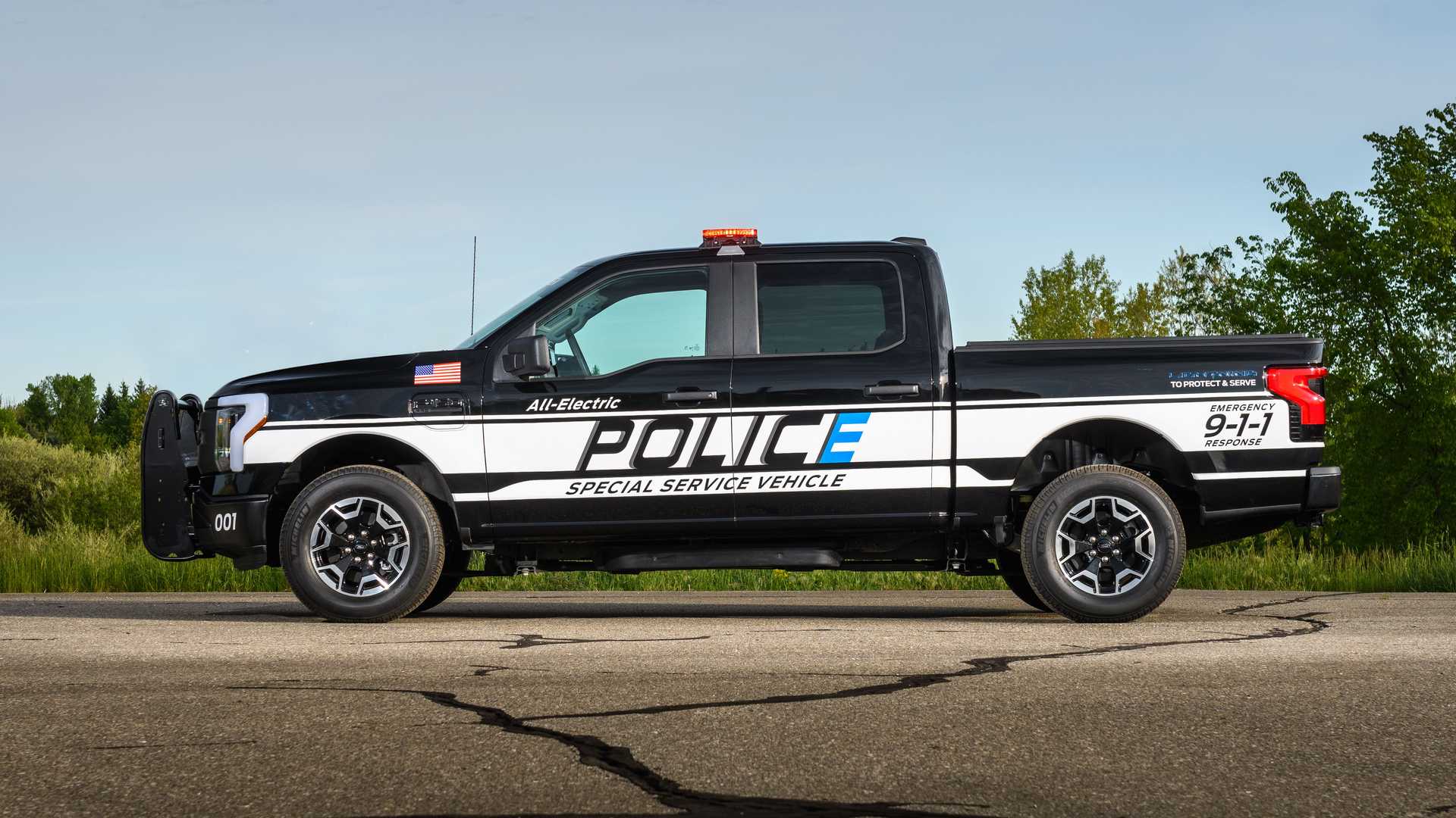 فورد F-150 لايتنينج الكهربائية تحصل على نسخة الشرطة بقوة 580 حصان 8