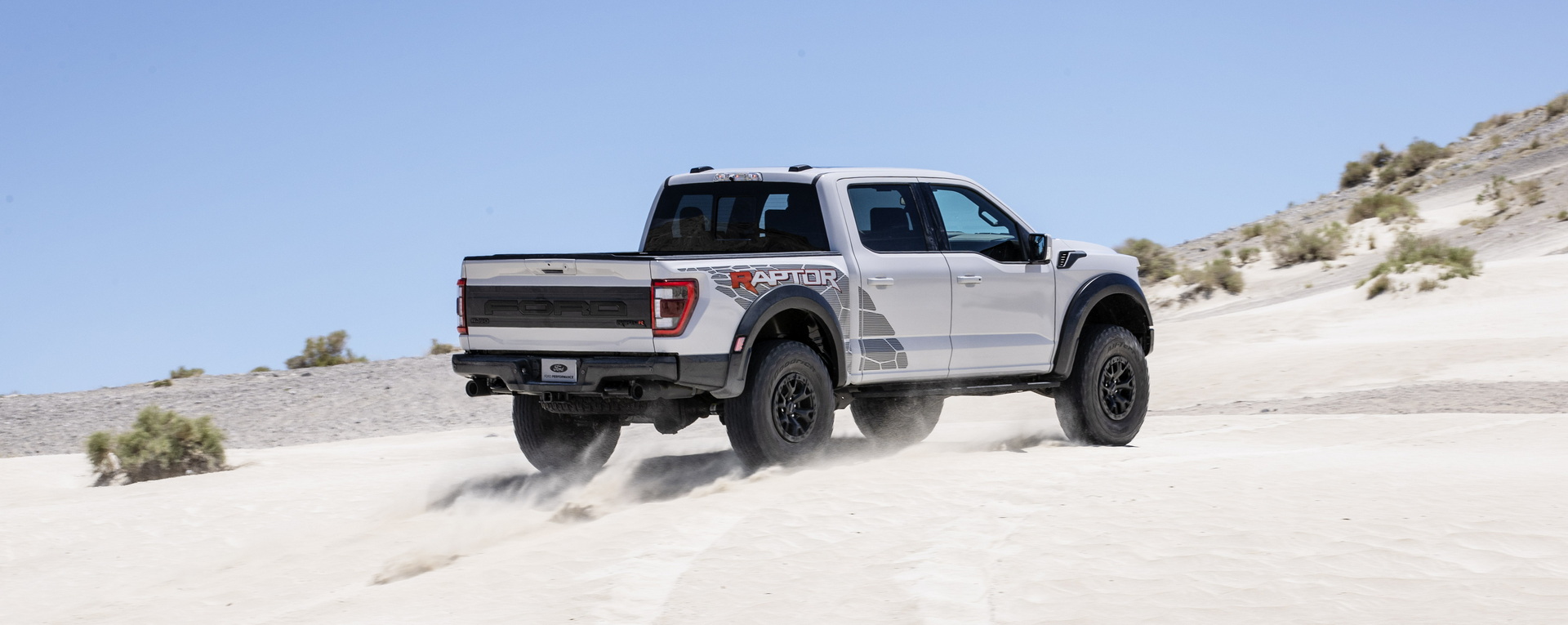 فورد F-150 رابتر R الأقوى في تاريخ الموديل تنطلق رسمياً بمحرك 8 سلندر سوبرتشارجر 16