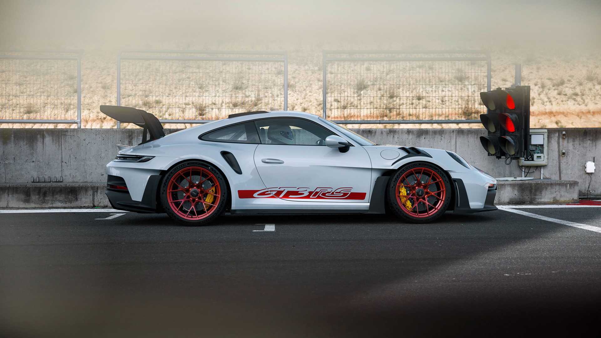 بورش تكشف عن GT3 RS 911 موديل 2023 الجديد كلياً 6