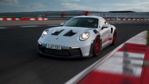 بورش تكشف عن GT3 RS 911 موديل 2023 الجديد كلياً 1