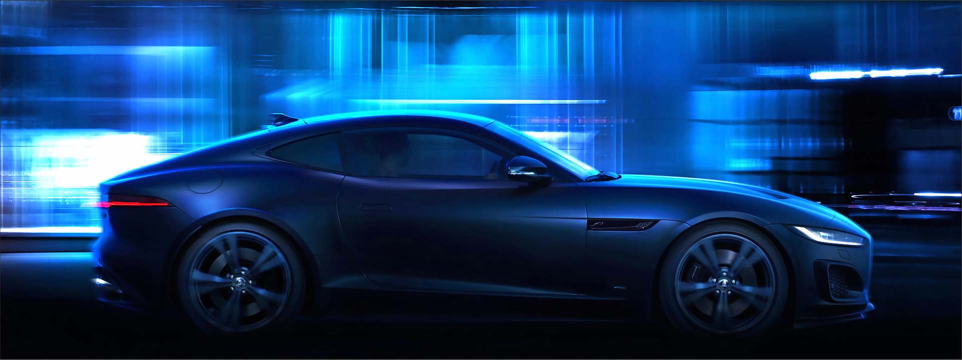 جاكوار F-Type تحصل على إصدار نهائي لتوديع الموديل الرياضي 12