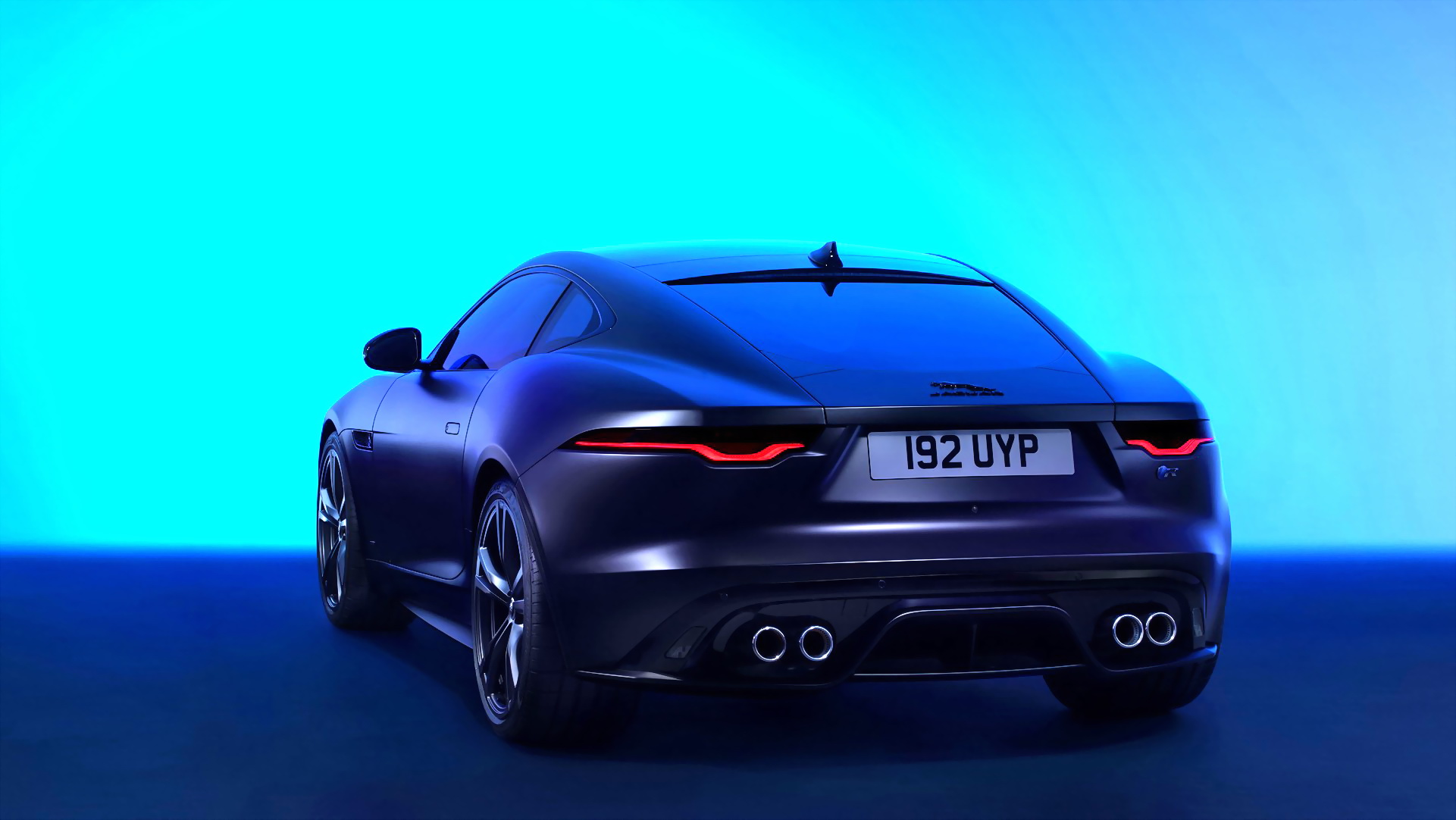 جاكوار F-Type تحصل على إصدار نهائي لتوديع الموديل الرياضي 1