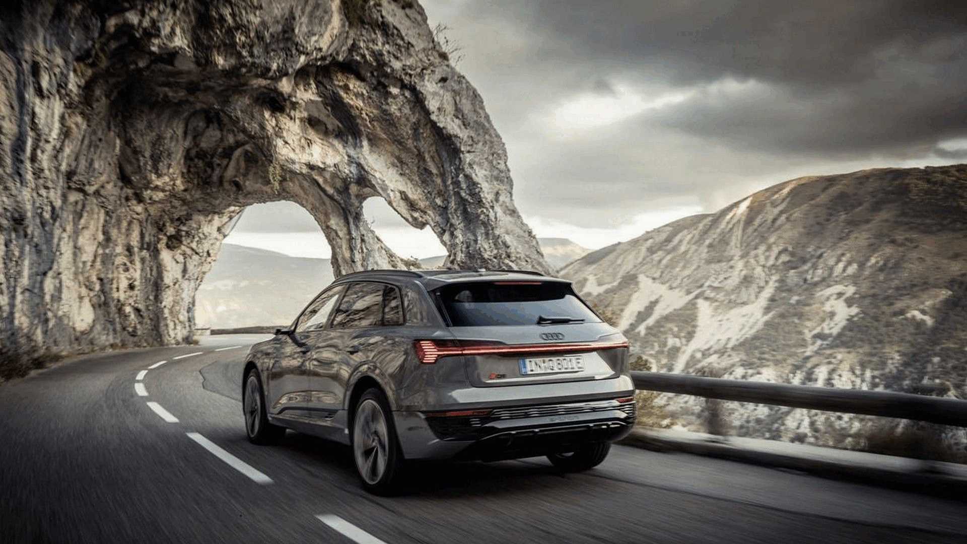 اودي Q8 اي ترون 2023 الجديدة كلياً هي أفخم وأقوى SUV كهربائية للعلامة 3