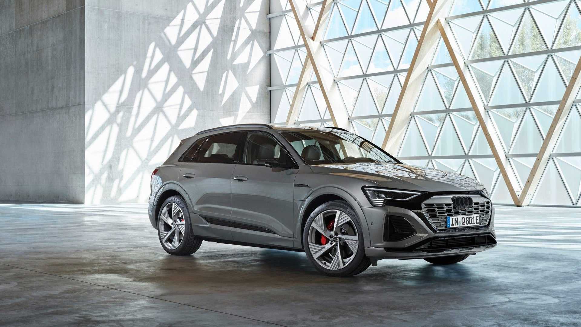 اودي Q8 اي ترون 2023 الجديدة كلياً هي أفخم وأقوى SUV كهربائية للعلامة 13