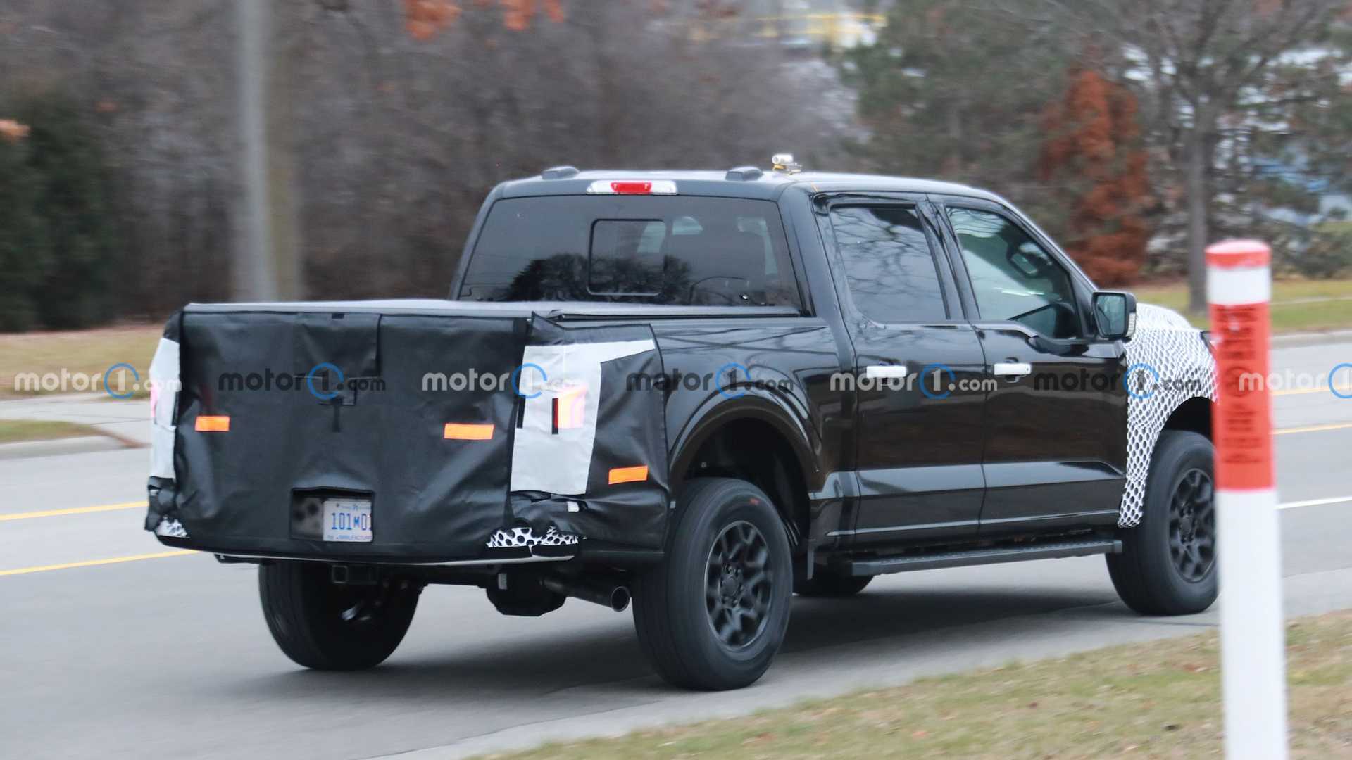 فورد F-150 فيس ليفت الجديدة تظهر أثناء تجوالها في الطرق العامة 3