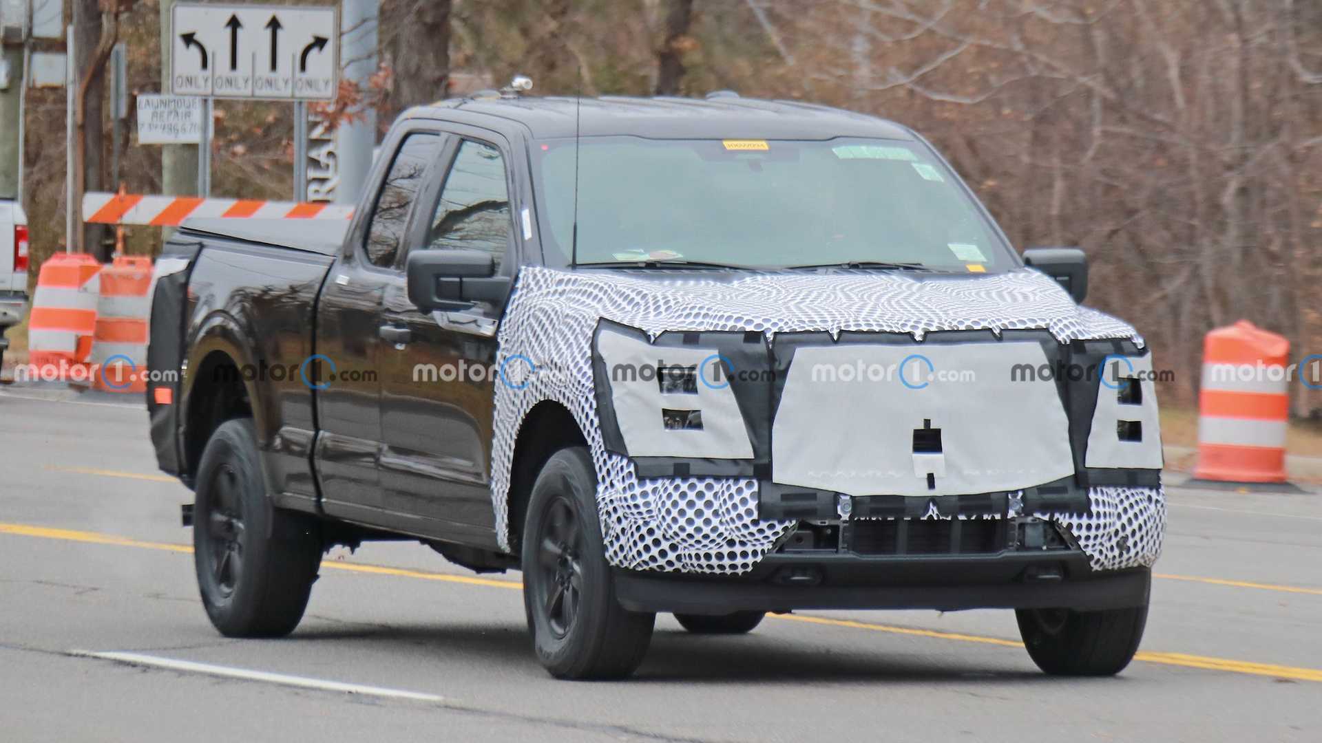 أول ظهور لفورد F-150 فيس ليفت الجديدة أثناء اختبارها في الطرق العامة 3