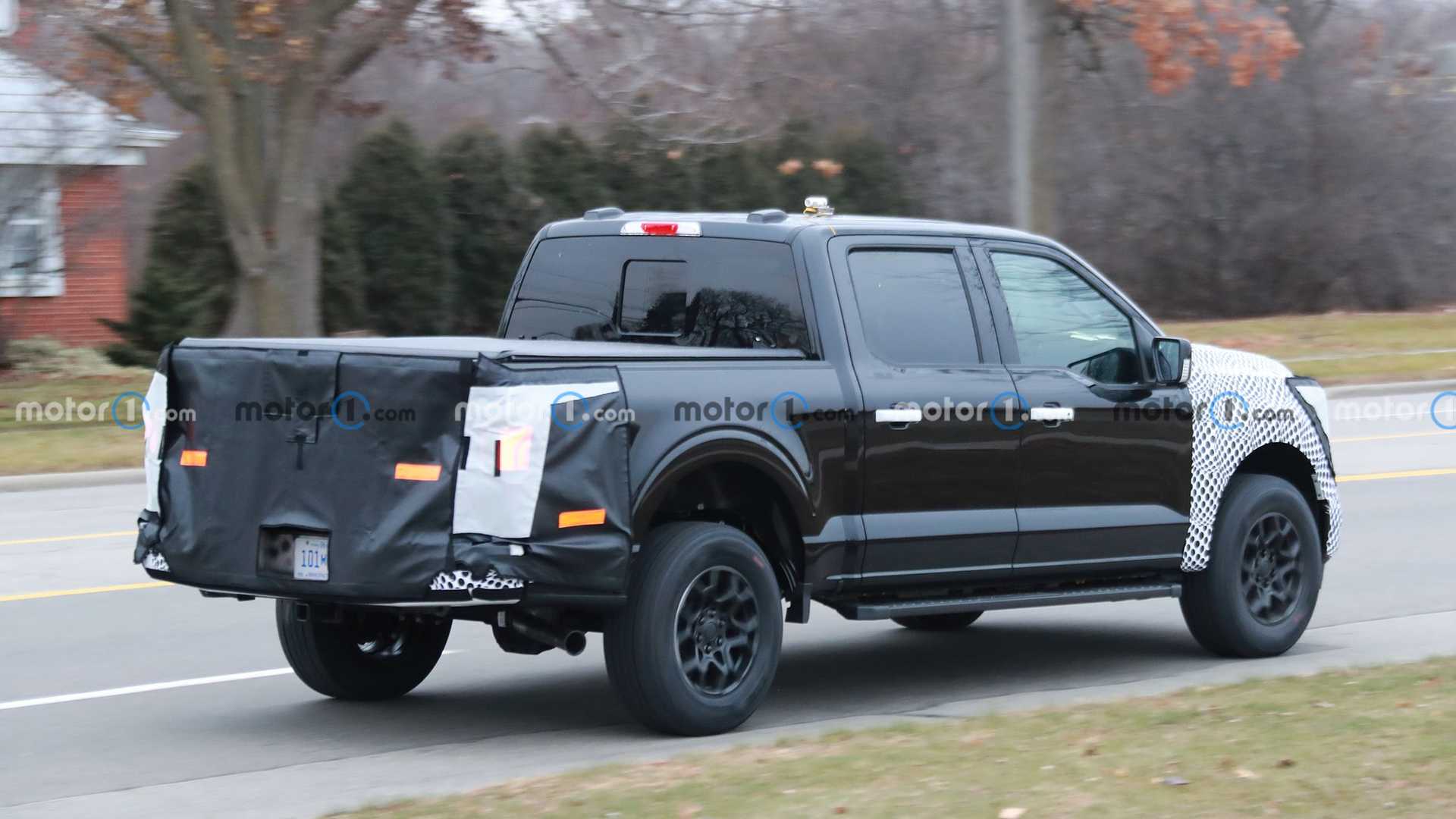 فورد F-150 فيس ليفت الجديدة تظهر أثناء تجوالها في الطرق العامة 10