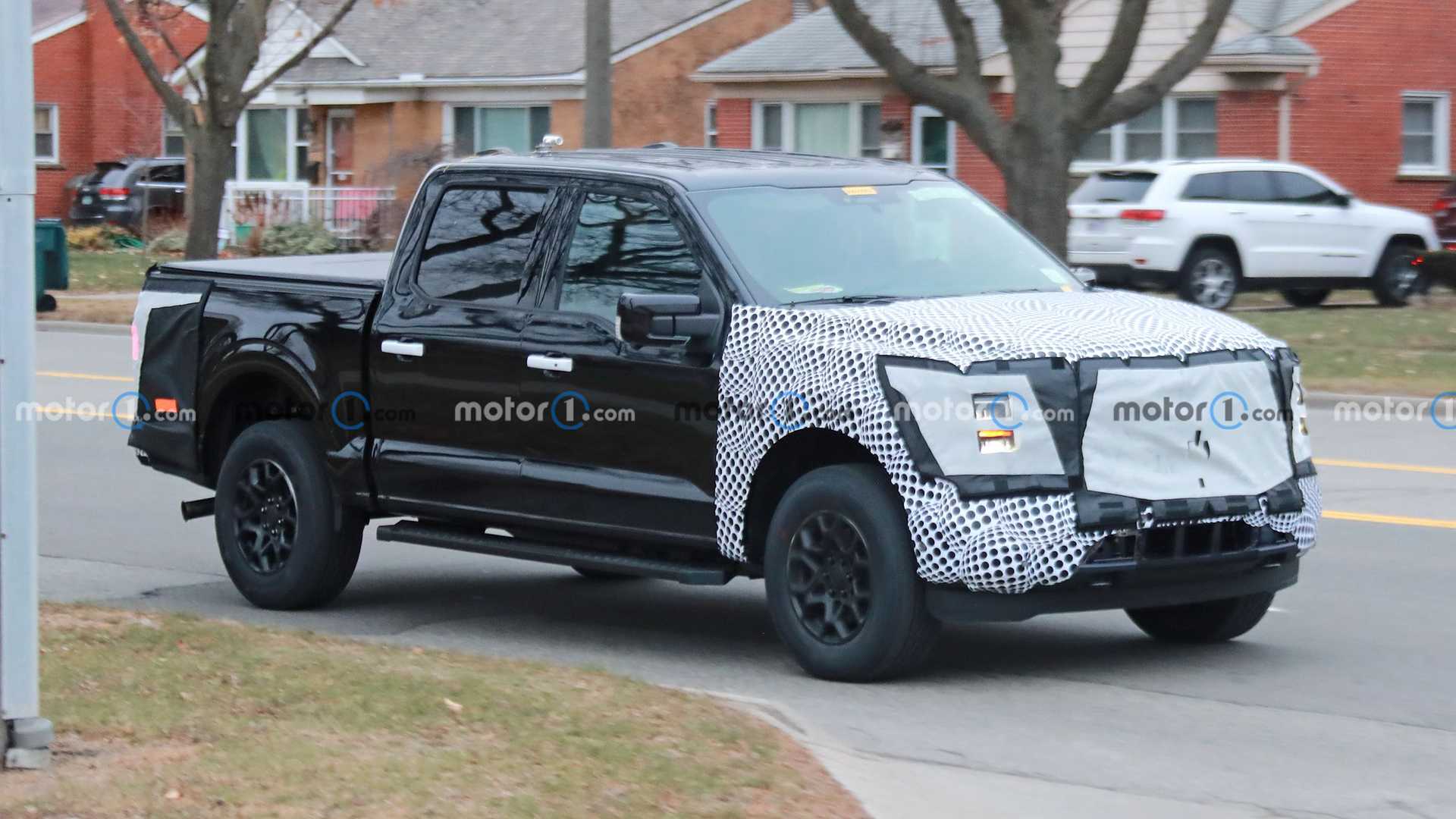 فورد F-150 فيس ليفت الجديدة تظهر أثناء تجوالها في الطرق العامة 2