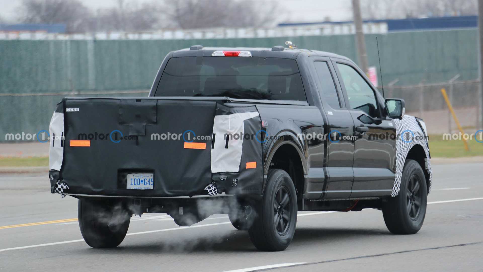 أول ظهور لفورد F-150 فيس ليفت الجديدة أثناء اختبارها في الطرق العامة 2