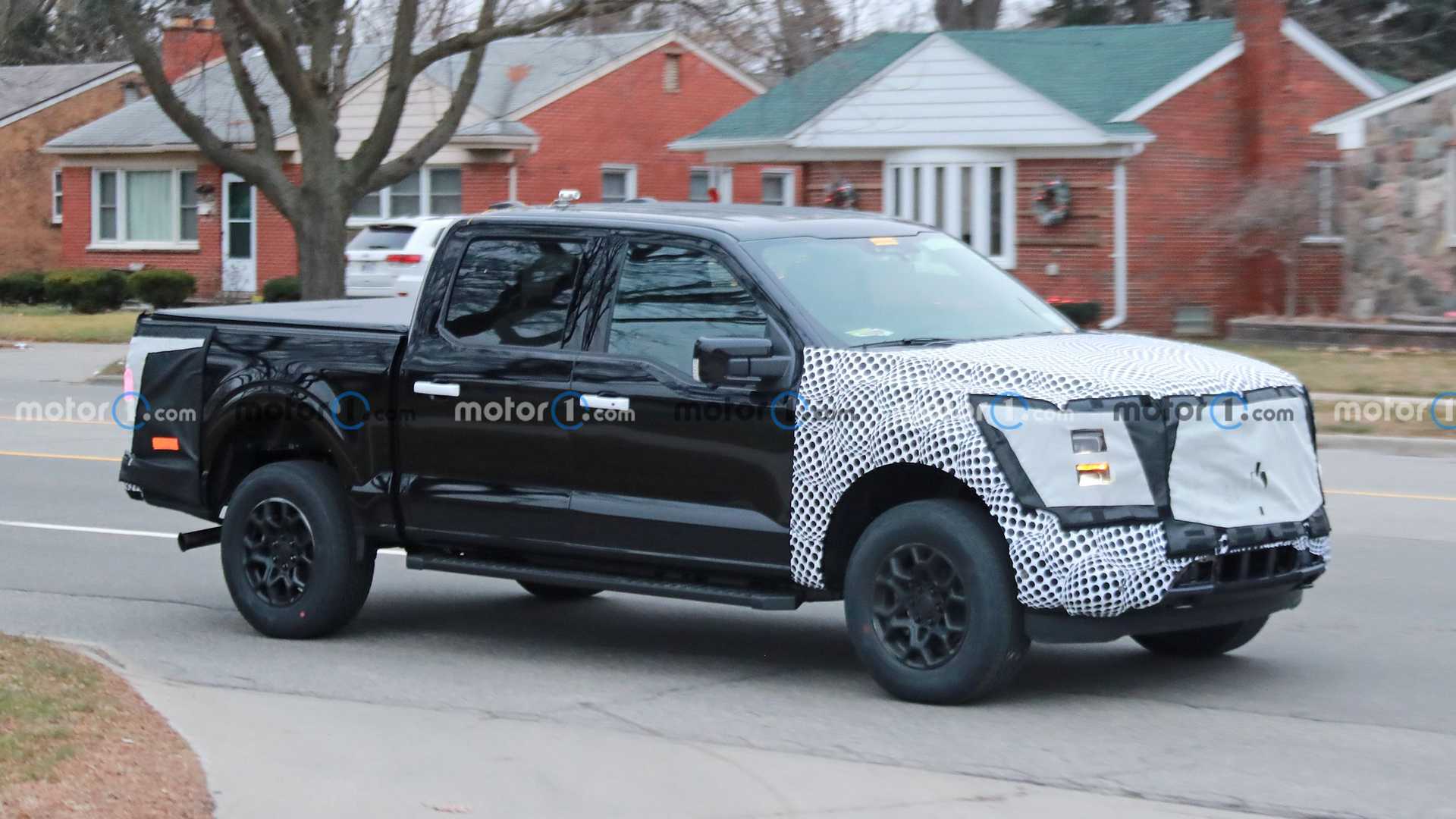 فورد F-150 فيس ليفت الجديدة تظهر أثناء تجوالها في الطرق العامة 7