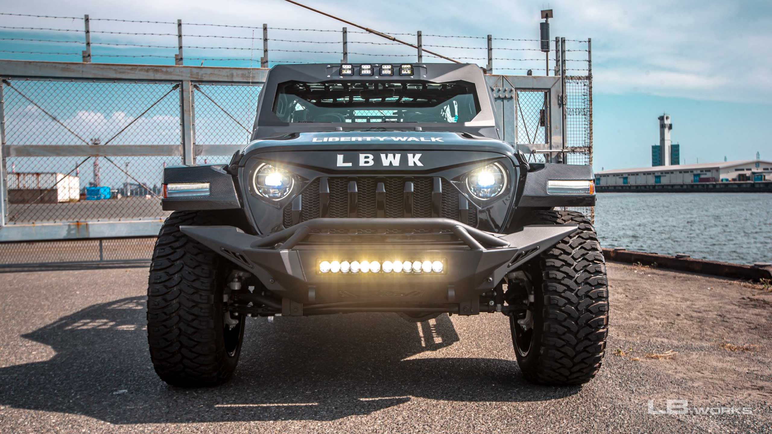 جيب رانجلر تحصل على تعديلات يابانية جريئة من LibertyWalk 3