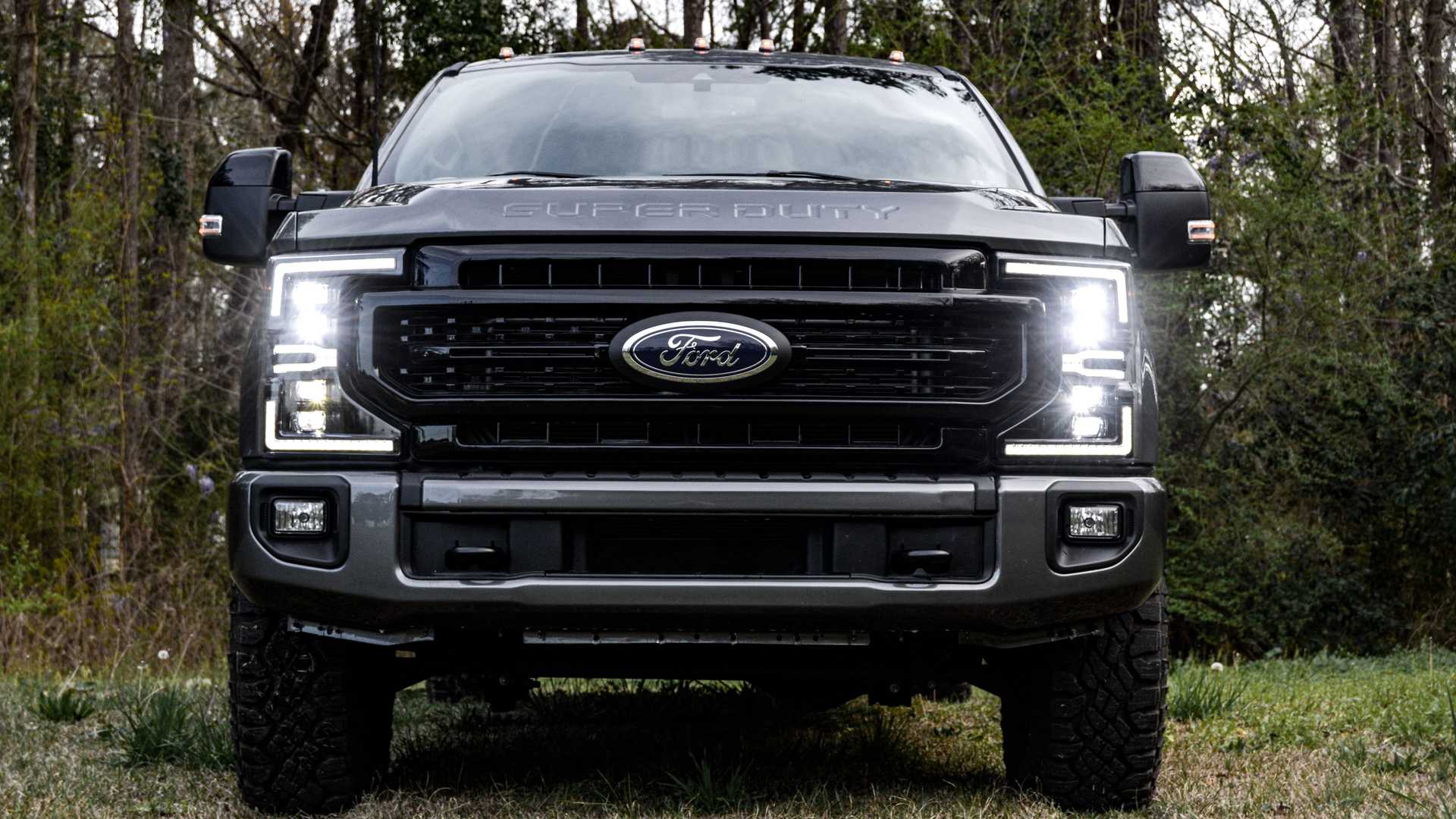 فورد F-250 تتحول إلى SUV عملاقة بداخلية 9 أفراد وقوة 475 حصان 5