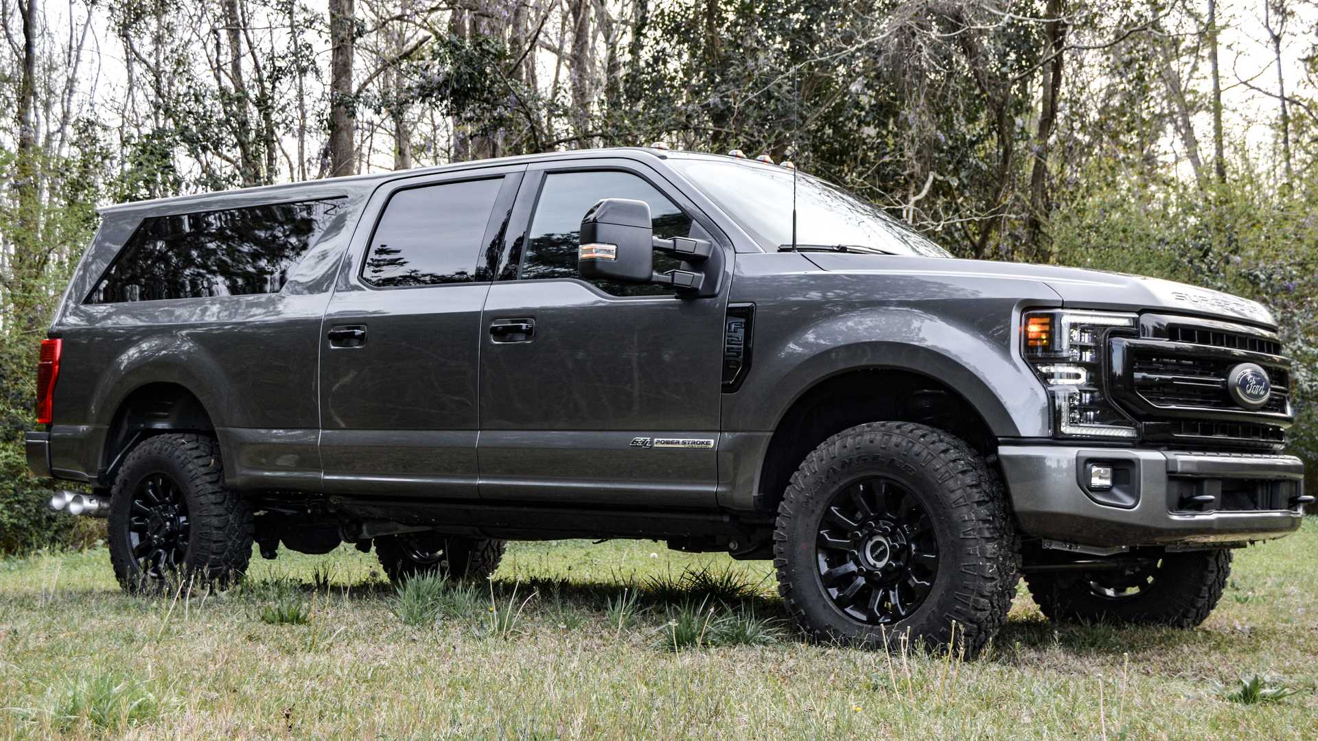 فورد F-250 تتحول إلى SUV عملاقة بداخلية 9 أفراد وقوة 475 حصان 8