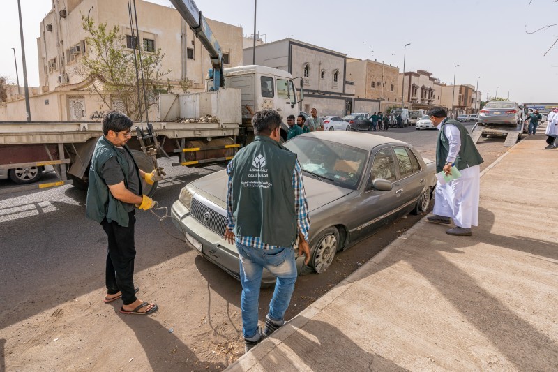 “أمانة المدينة” تزيل المركبات التالفة من الشوارع والأحياء السكنية