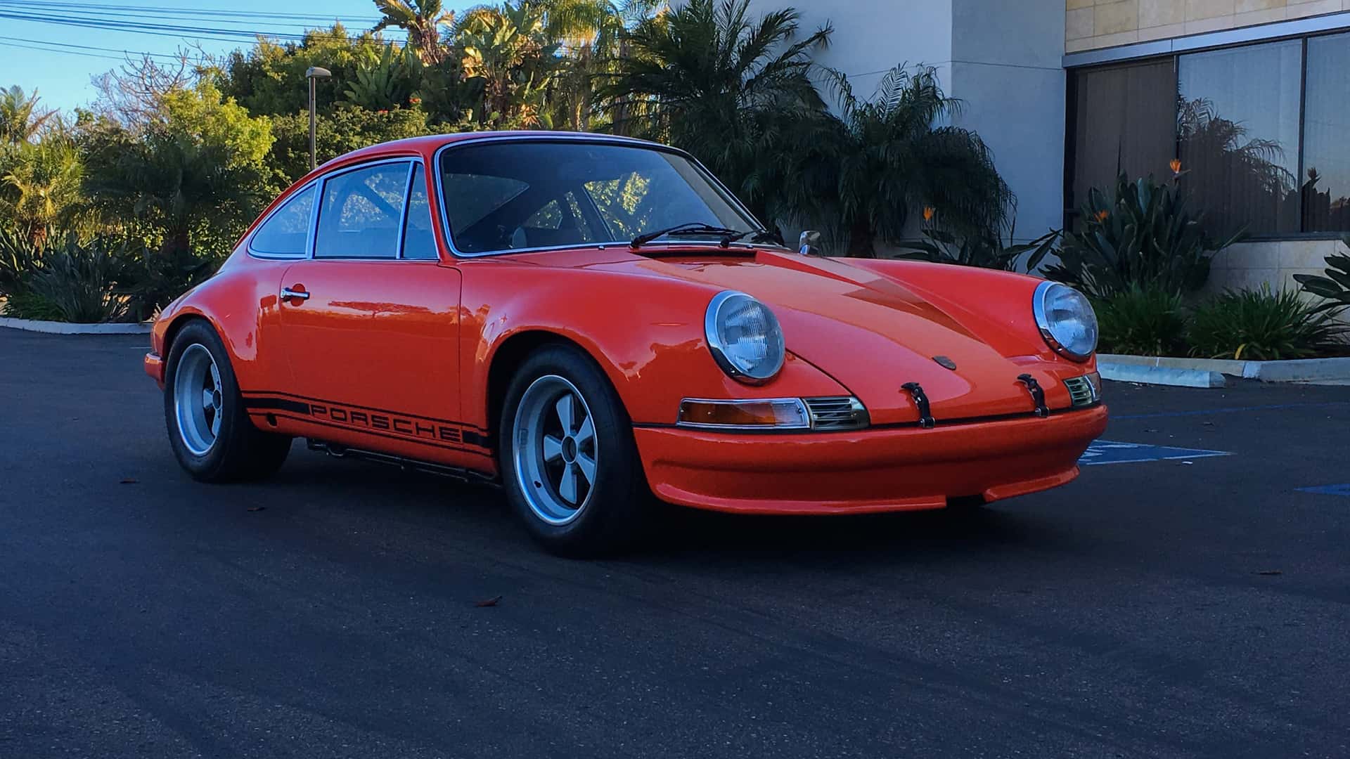 بورش 911 جيل G-Series الكلاسيكي يعود للحياة على هيئة سيارة كهربائية عصرية 3