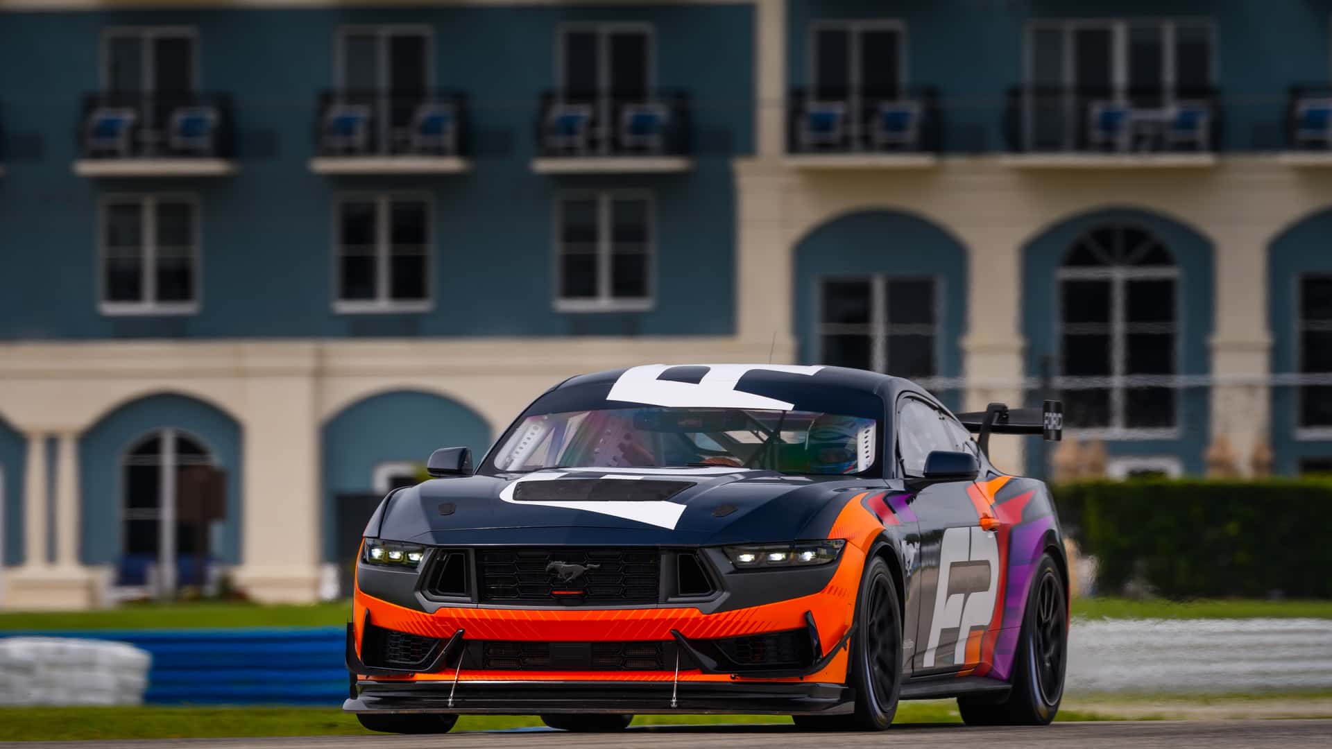 فورد موستنج GT4 الجديدة للسباقات تكشف نفسها رسمياً بتحديثات حصرية 27