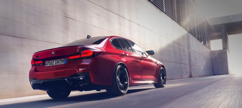 لماذا اختار كريم بنزيمة سيارة BMW M5 تحديداً بعد انتقاله للسعودية؟ 6