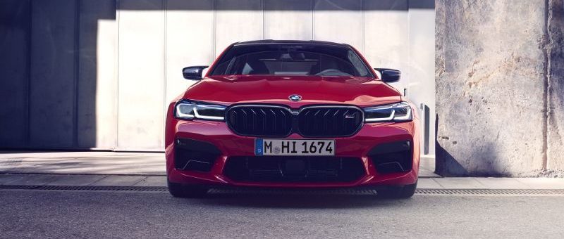 لماذا اختار كريم بنزيمة سيارة BMW M5 تحديداً بعد انتقاله للسعودية؟ 5