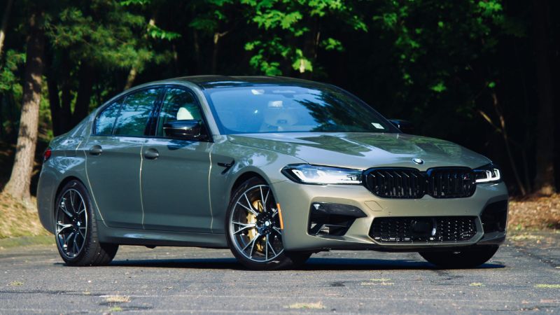 لماذا اختار كريم بنزيمة سيارة BMW M5 تحديداً بعد انتقاله للسعودية؟ 9