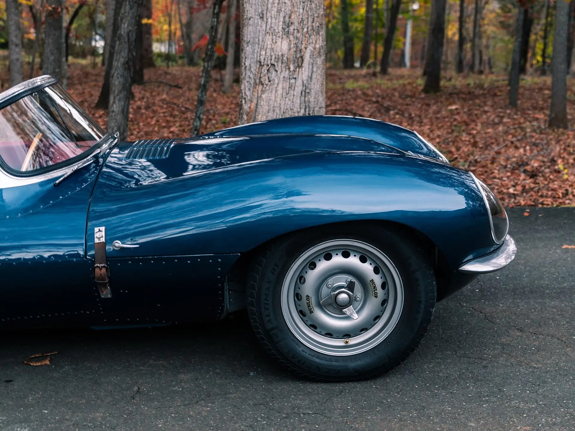 جاكوار XKSS 707 موديل 1957 بتاريخ فريد قد تباع بأكثر من 12 مليون دولار في مزاد أمريكي 12