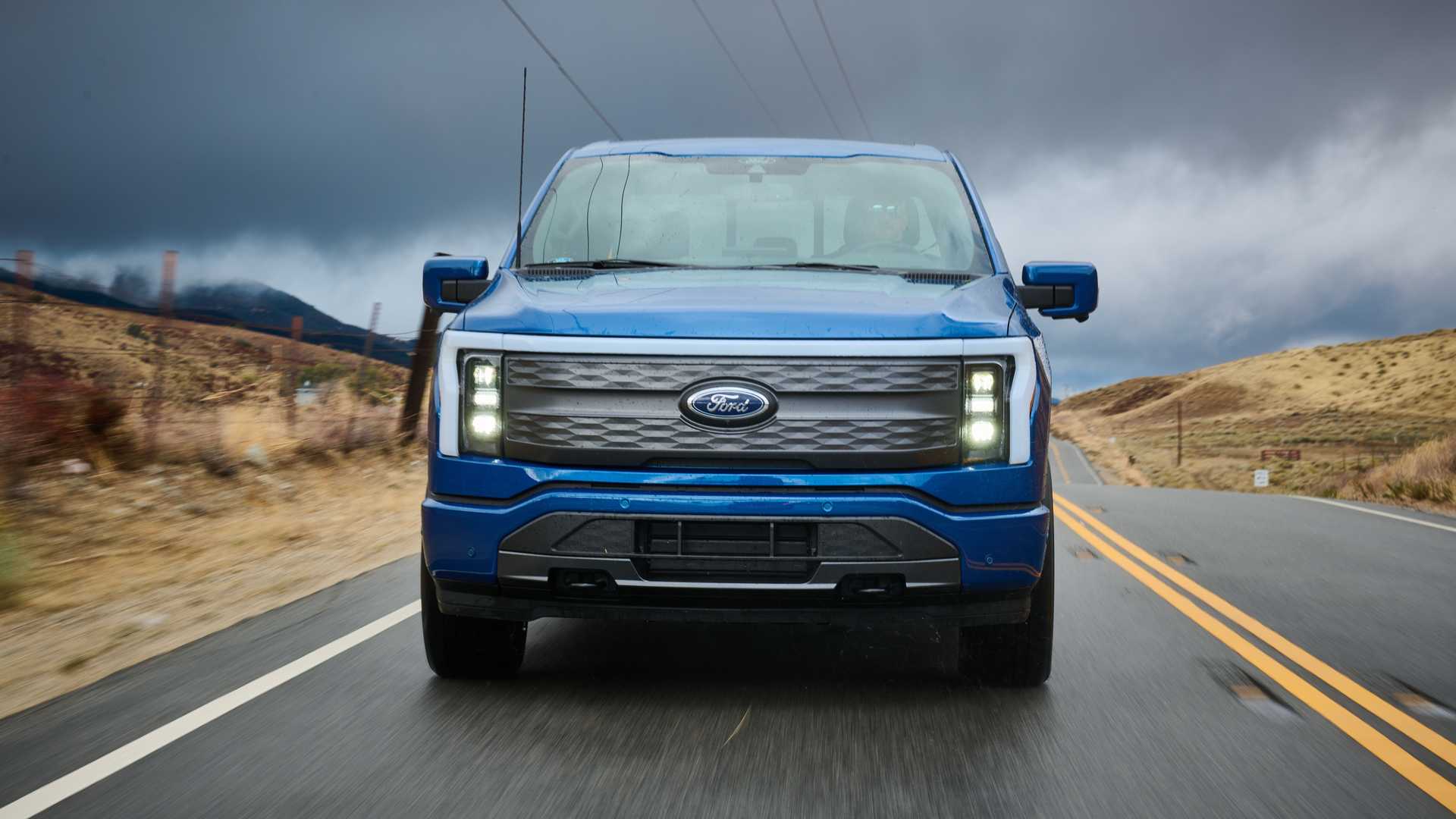 انهيار قيمة فورد في أسواق البورصة بـ 3.6 مليار دولار في يوم واحد بعد خفض سعر F-150 لايتنينج 1